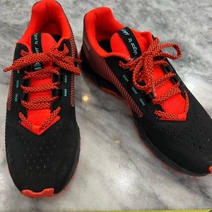 Adidas Vigor Tr  5 Ortholite Boys Athletic shoes.  Excellent condition